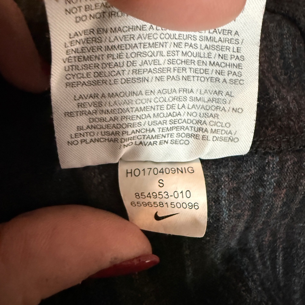 Active Seller! Nike Women's Long Sleeve Shirt Small Black Gray Athleisure Top - Picture 5 of 6